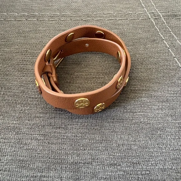 Tory Burch Tan Leather Logo Studded Double Wrap Bracelet - Picture 4 of 7